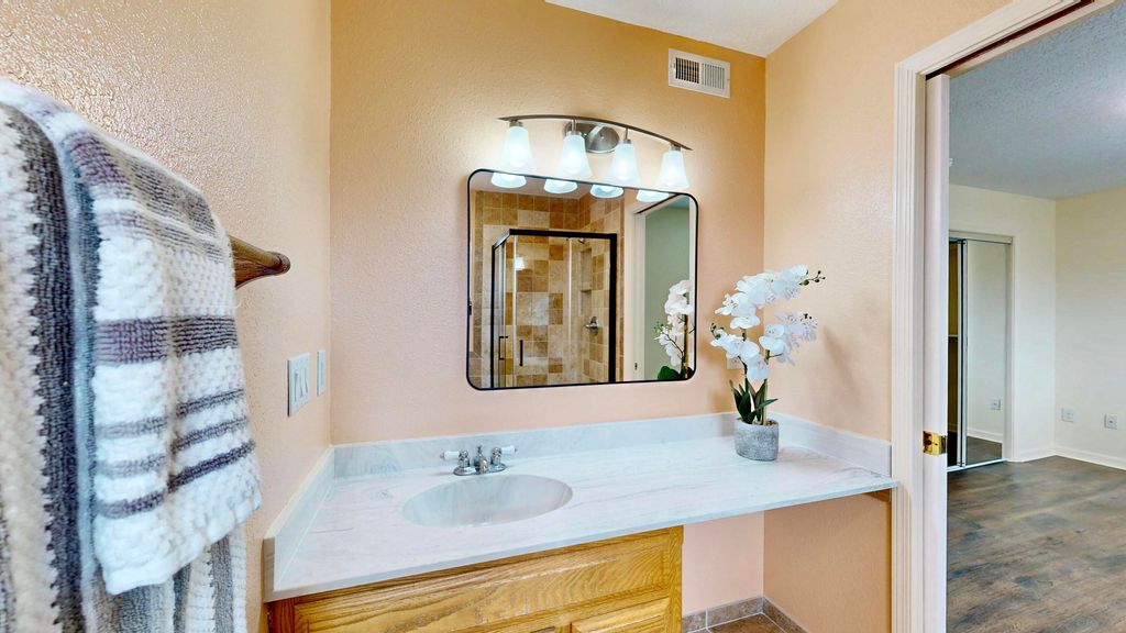 Image 38 of property listing at 2316 Britt Street NE, Albuquerque, NM 87112