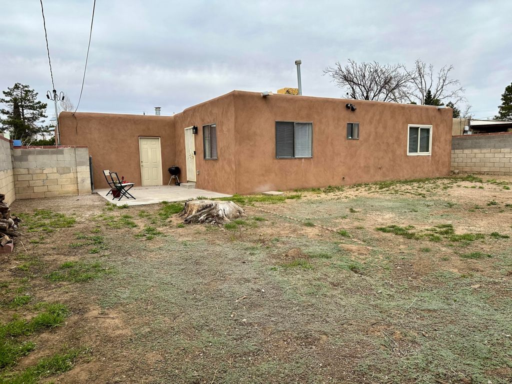 Image 40 of property listing at 2316 Britt Street NE, Albuquerque, NM 87112