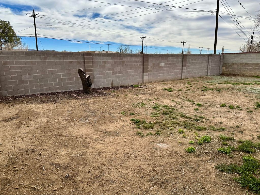 Image 43 of property listing at 2316 Britt Street NE, Albuquerque, NM 87112