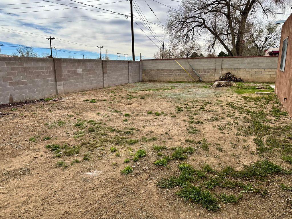 Image 44 of property listing at 2316 Britt Street NE, Albuquerque, NM 87112