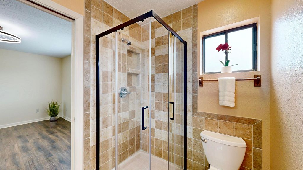 Image 9 of property listing at 2316 Britt Street NE, Albuquerque, NM 87112