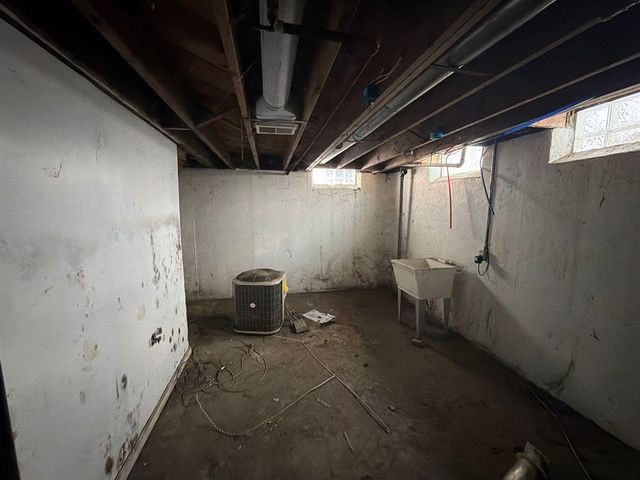 4528 Farmbrook Street, Detroit, MI 48224