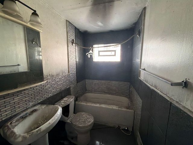 4528 Farmbrook Street, Detroit, MI 48224