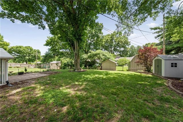5013 NE 58th Street, Kansas City, MO 64119
