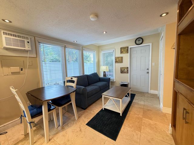 201 S Swinton Avenue C, Delray Beach, FL 33444