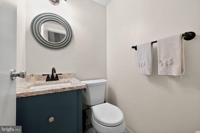 1300 CABLE HILL DR, Springfield, PA 19064