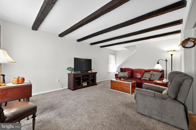 1300 CABLE HILL DR, Springfield, PA 19064