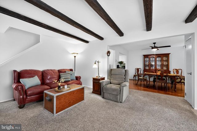 1300 CABLE HILL DR, Springfield, PA 19064