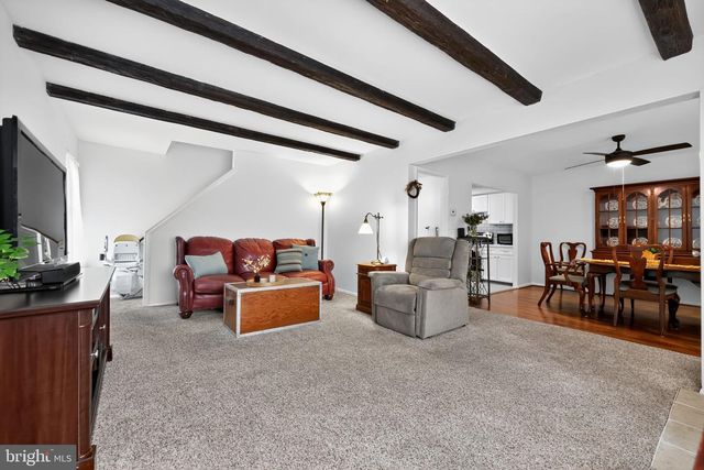 1300 CABLE HILL DR, Springfield, PA 19064