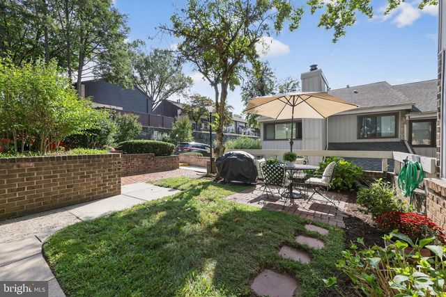 1300 CABLE HILL DR, Springfield, PA 19064