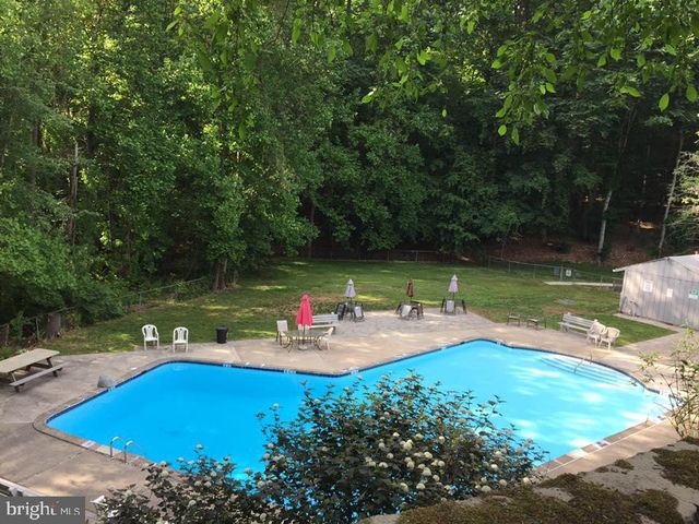 1300 CABLE HILL DR, Springfield, PA 19064