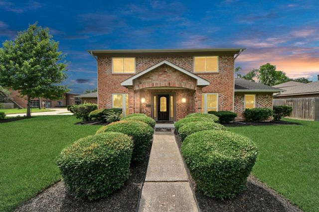 346 Ballantrae Lane, Houston, TX 77015