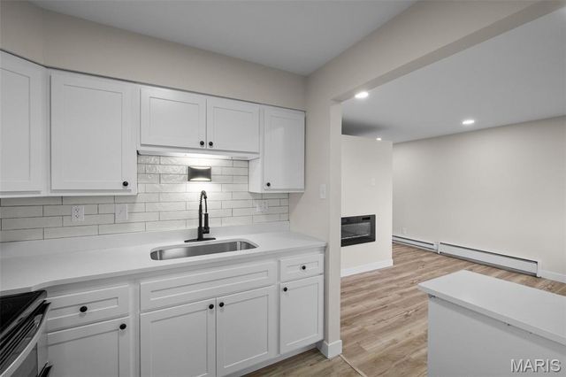 9924 Bunker Hill Drive G, St Louis, MO 63123