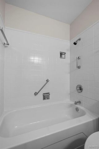 9924 Bunker Hill Drive G, St Louis, MO 63123