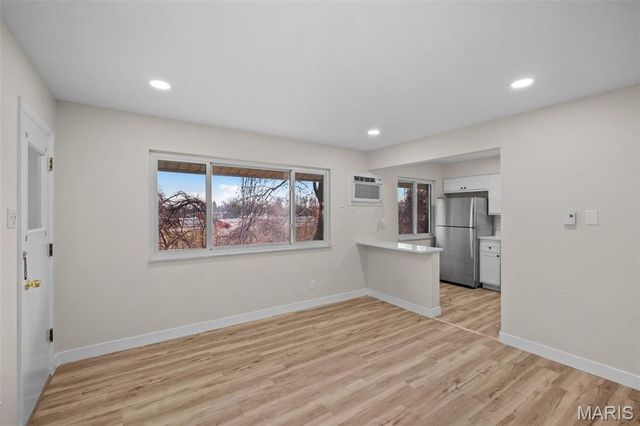 9924 Bunker Hill Drive G, St Louis, MO 63123