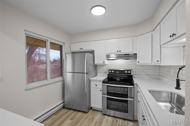 9924 Bunker Hill Drive G, St Louis, MO 63123