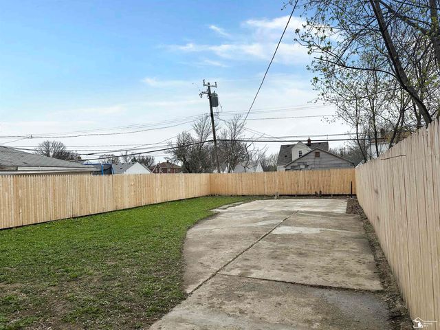 7316 Warwick Street, Detroit, MI 48228