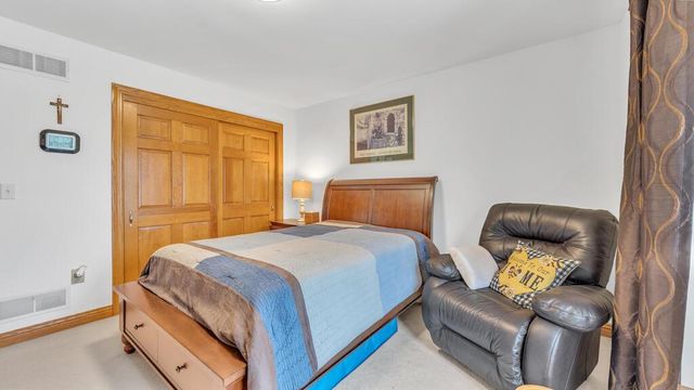 1828 Blackfoot COURT, Grafton, WI 53024