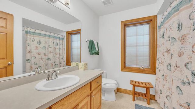 1828 Blackfoot COURT, Grafton, WI 53024