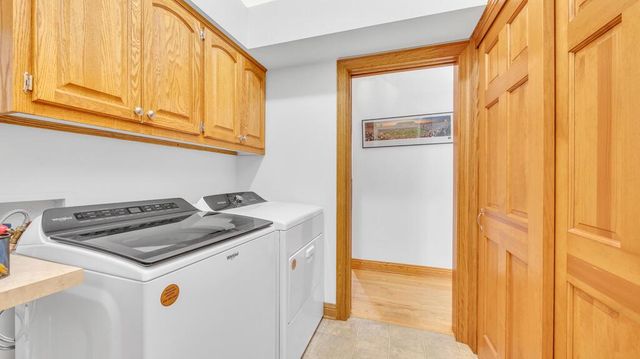 1828 Blackfoot COURT, Grafton, WI 53024