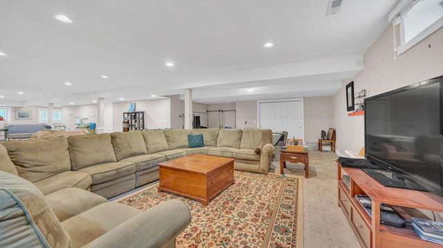 1828 Blackfoot COURT, Grafton, WI 53024
