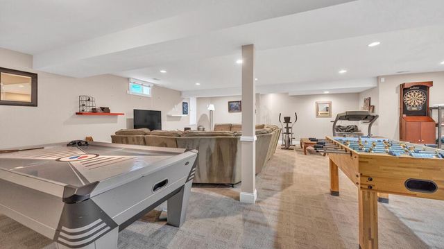 1828 Blackfoot COURT, Grafton, WI 53024