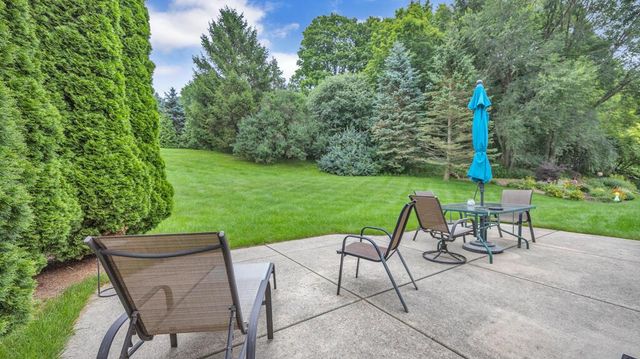 1828 Blackfoot COURT, Grafton, WI 53024