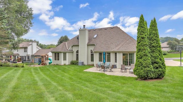 1828 Blackfoot COURT, Grafton, WI 53024
