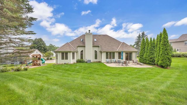 1828 Blackfoot COURT, Grafton, WI 53024