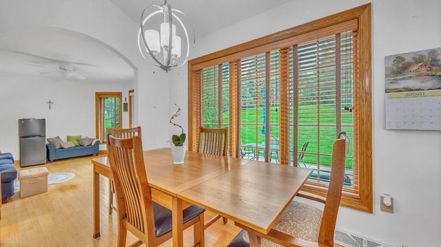 1828 Blackfoot COURT, Grafton, WI 53024