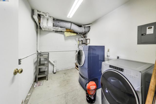 16660 Winding Blvd, San Leandro, CA 94578