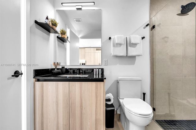 225 N Miami Ave 1709, Miami, FL 33131