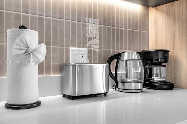 225 N Miami Ave 1709, Miami, FL 33131