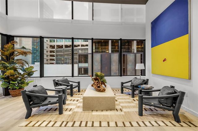 225 N Miami Ave 1709, Miami, FL 33131