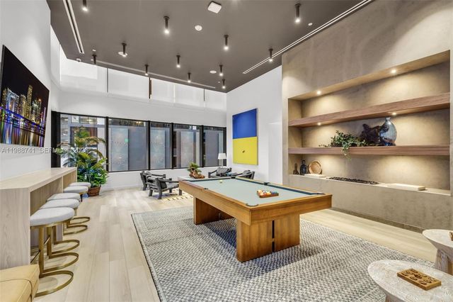 225 N Miami Ave 1709, Miami, FL 33131