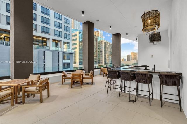 225 N Miami Ave 1709, Miami, FL 33131