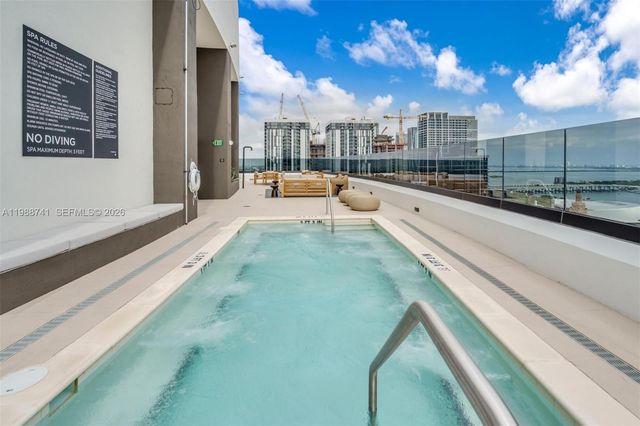 225 N Miami Ave 1709, Miami, FL 33131