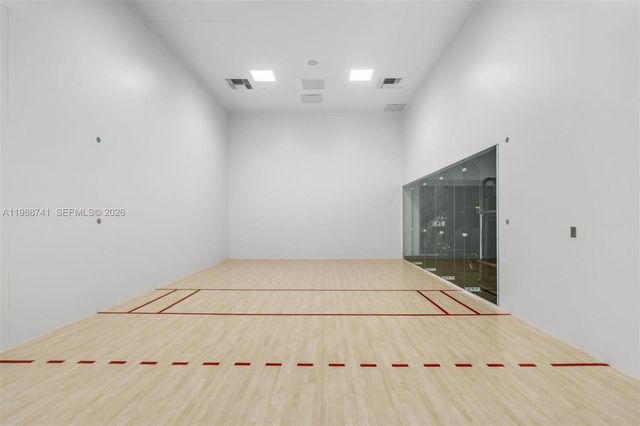 225 N Miami Ave 1709, Miami, FL 33131