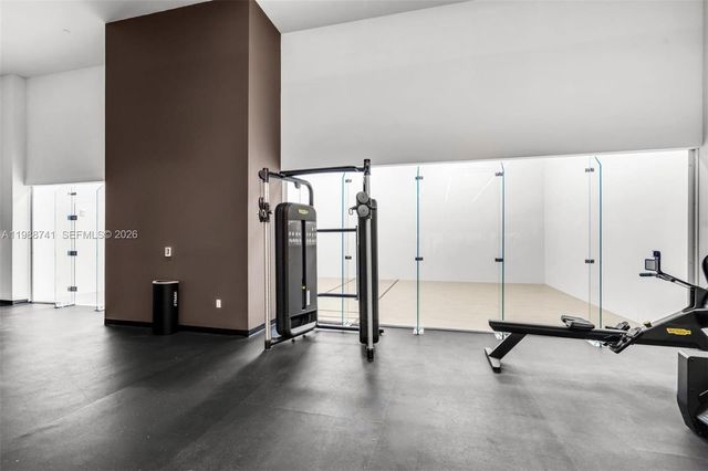 225 N Miami Ave 1709, Miami, FL 33131