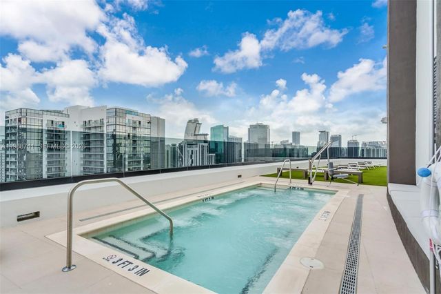 225 N Miami Ave 1709, Miami, FL 33131