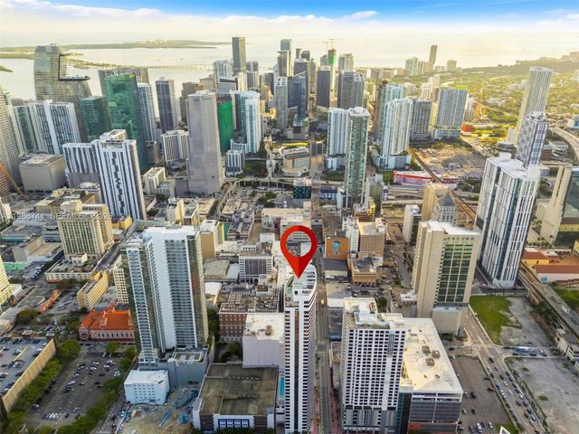 225 N Miami Ave 1709, Miami, FL 33131