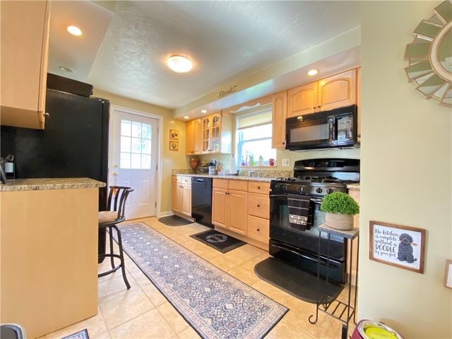 2609 Mohawk St, White Oak, PA 15131