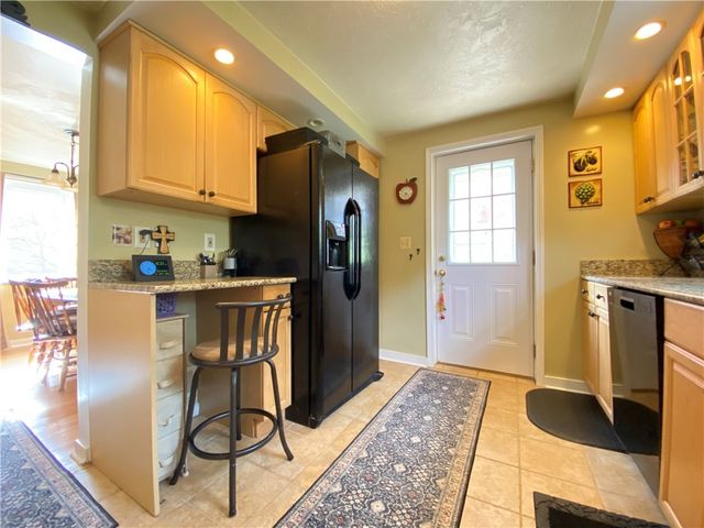 2609 Mohawk St, White Oak, PA 15131