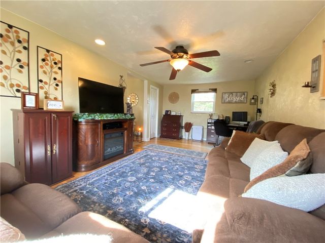 2609 Mohawk St, White Oak, PA 15131