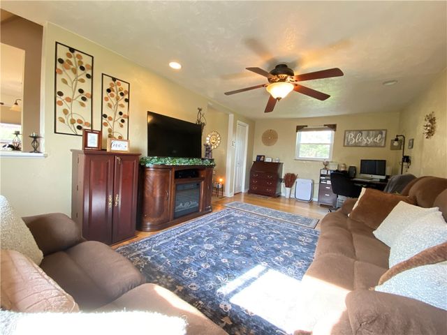 2609 Mohawk St, White Oak, PA 15131
