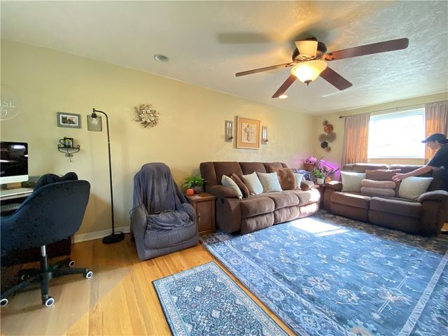 2609 Mohawk St, White Oak, PA 15131