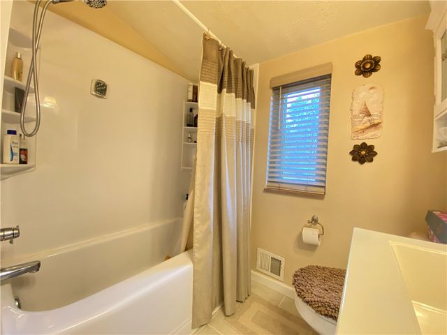 2609 Mohawk St, White Oak, PA 15131