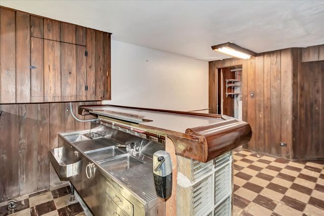 9204 S LEAVITT Street, Chicago, IL 60643