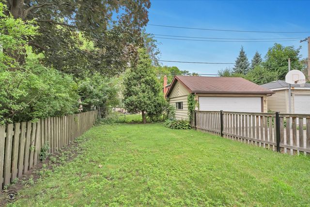 9204 S LEAVITT Street, Chicago, IL 60643