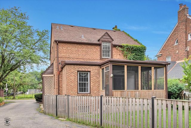 9204 S LEAVITT Street, Chicago, IL 60643